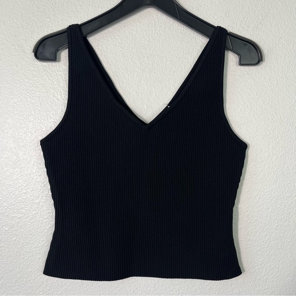 NWT Aritzia Babaton Sculpt Knit V-Neck Black Tank Size Large - Picture 3 of 7